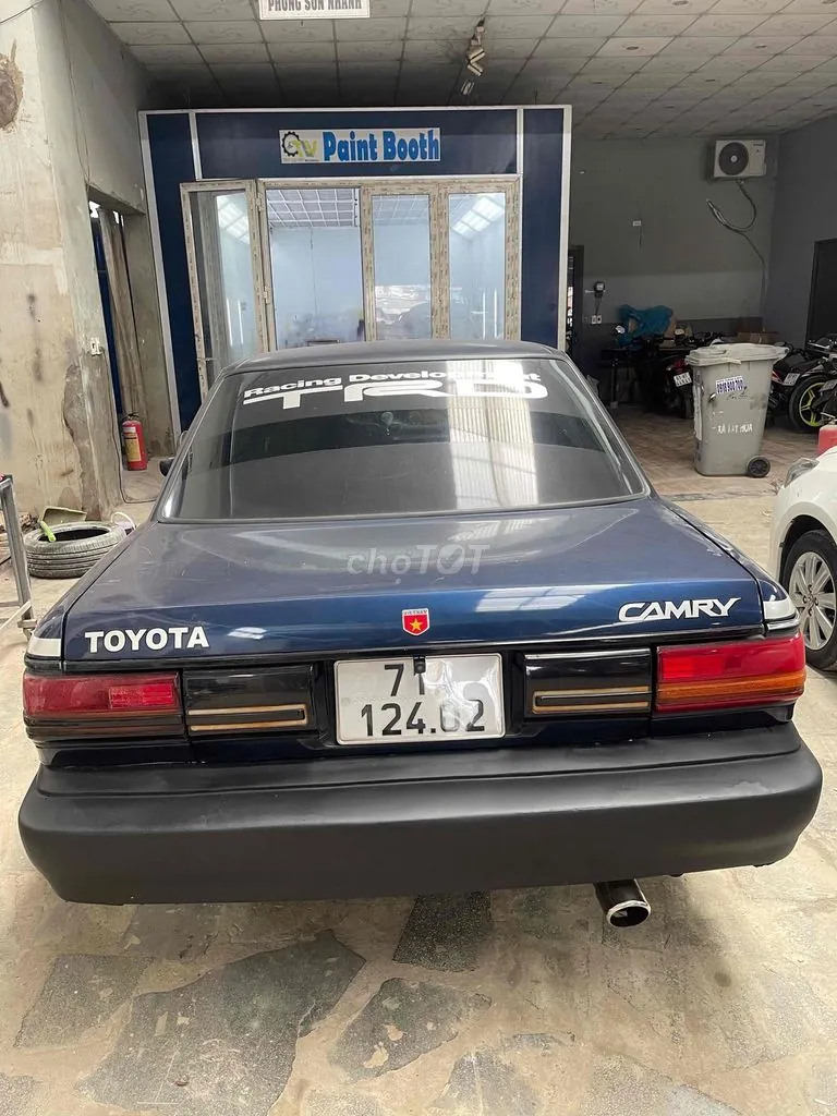 Toyota Camry 1989 photo 4