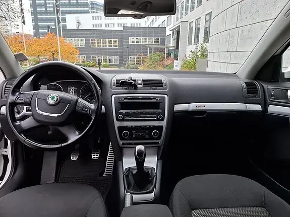 Skoda Octavia Scout 2012 photo 5