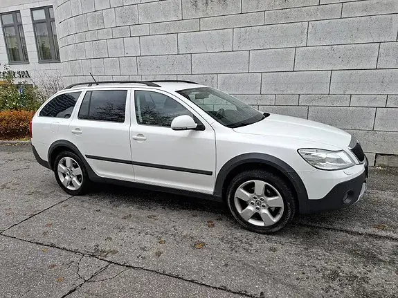 Skoda Octavia Scout 2012 photo 4
