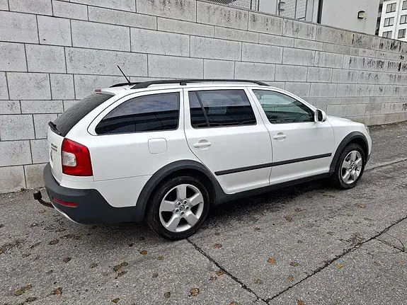Skoda Octavia Scout 2012 photo 3