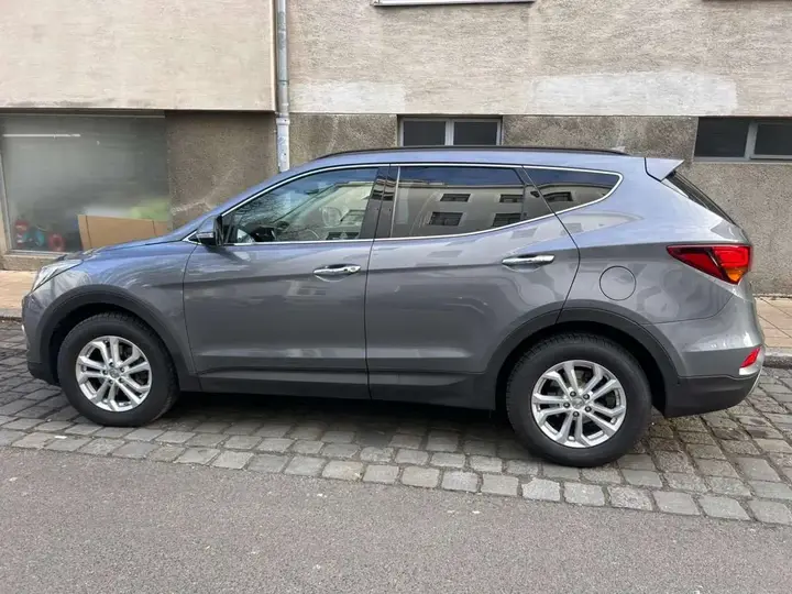 Hyundai Santa Fe 2017 photo 3