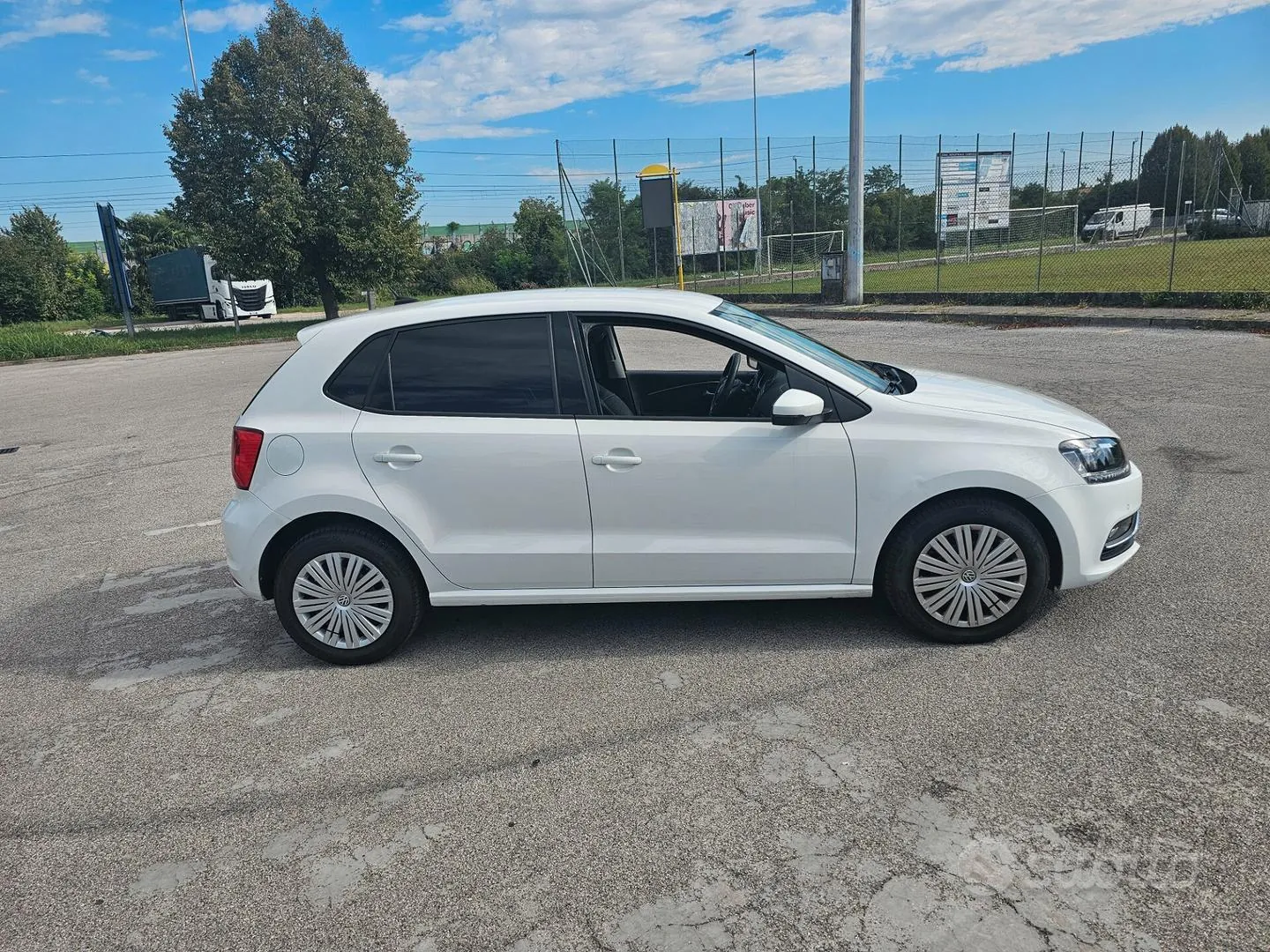 Volkswagen Polo 2014 photo 4