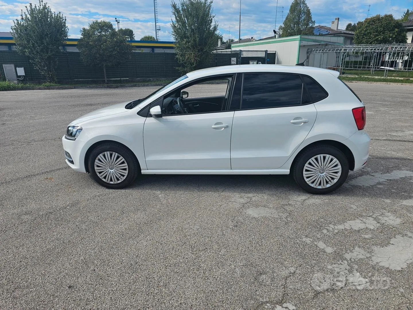 Volkswagen Polo 2014 photo 2