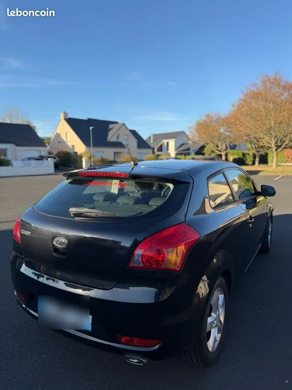 Kia Ceed 2011 photo 3