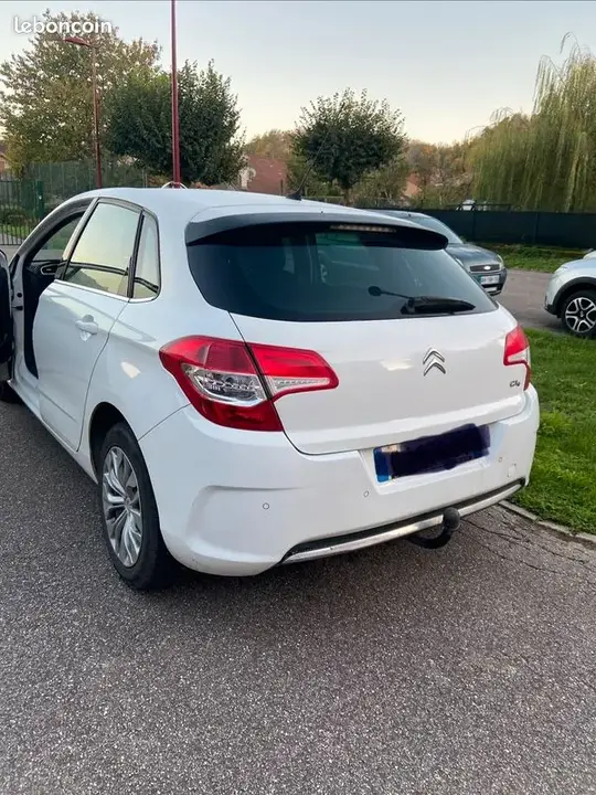 Citroen C4 2012 photo 2