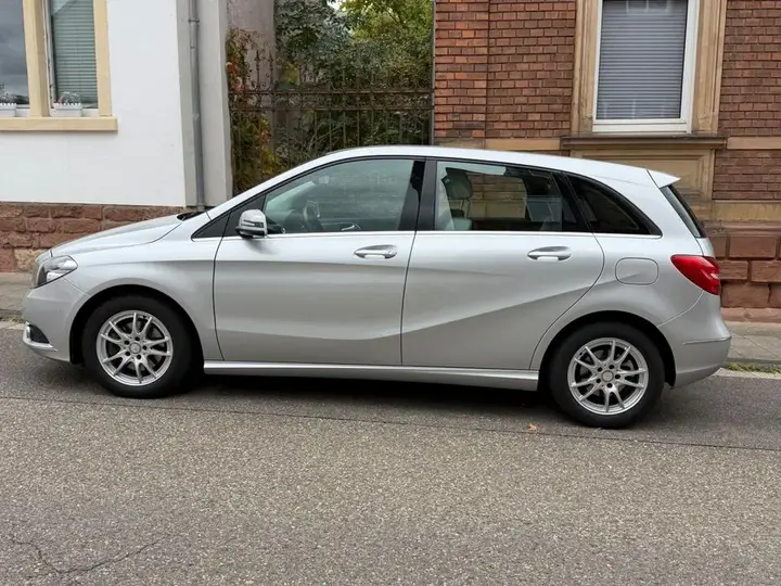 Mercedes-Benz B 200 Urban