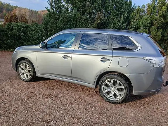 Mitsubishi Outlander 2014 photo 2