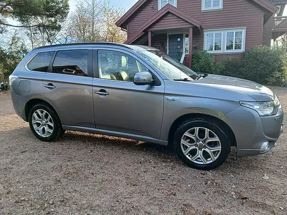 Mitsubishi Outlander 2014 photo 4