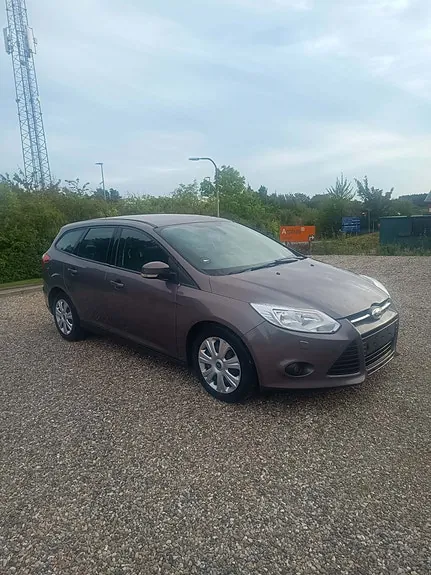 Ford Focus 2013 photo 2