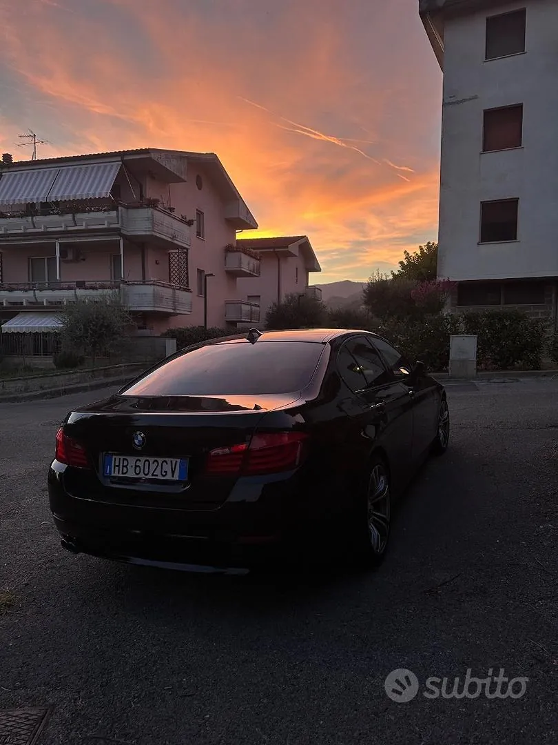 BMW 5 Series 2010 photo 2