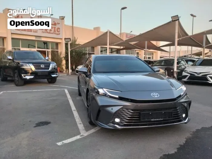 Toyota Camry Gle 2025 photo 3