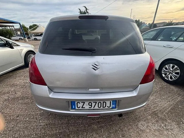 Suzuki Swift 2006 photo 5