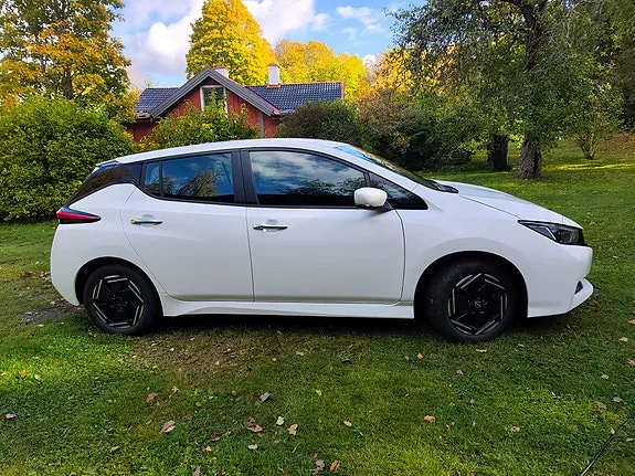 Nissan Leaf 2022 photo 2