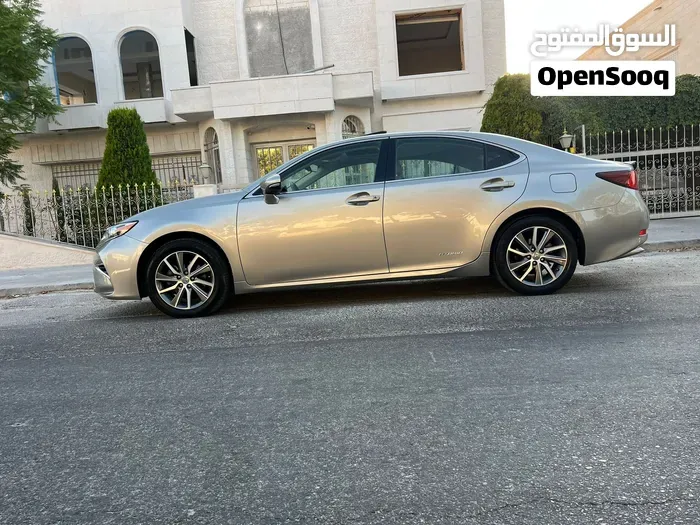 Lexus Es 300 2016 photo 2