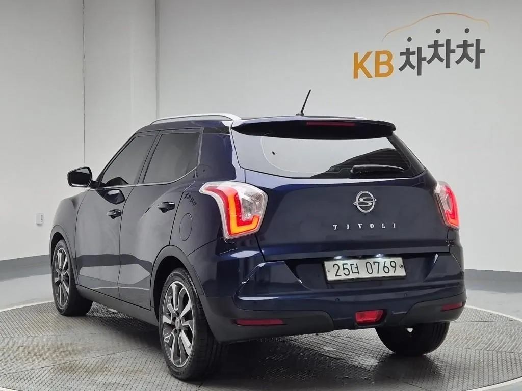 KG Mobility Tivoli 2016 photo 2