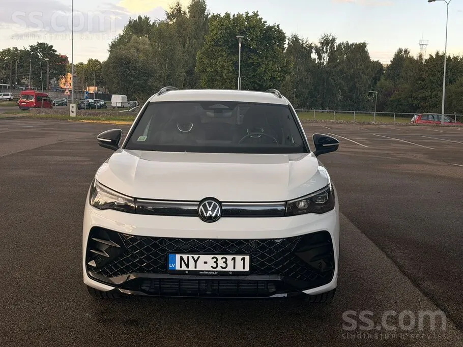 Volkswagen Tiguan 2024 photo 2