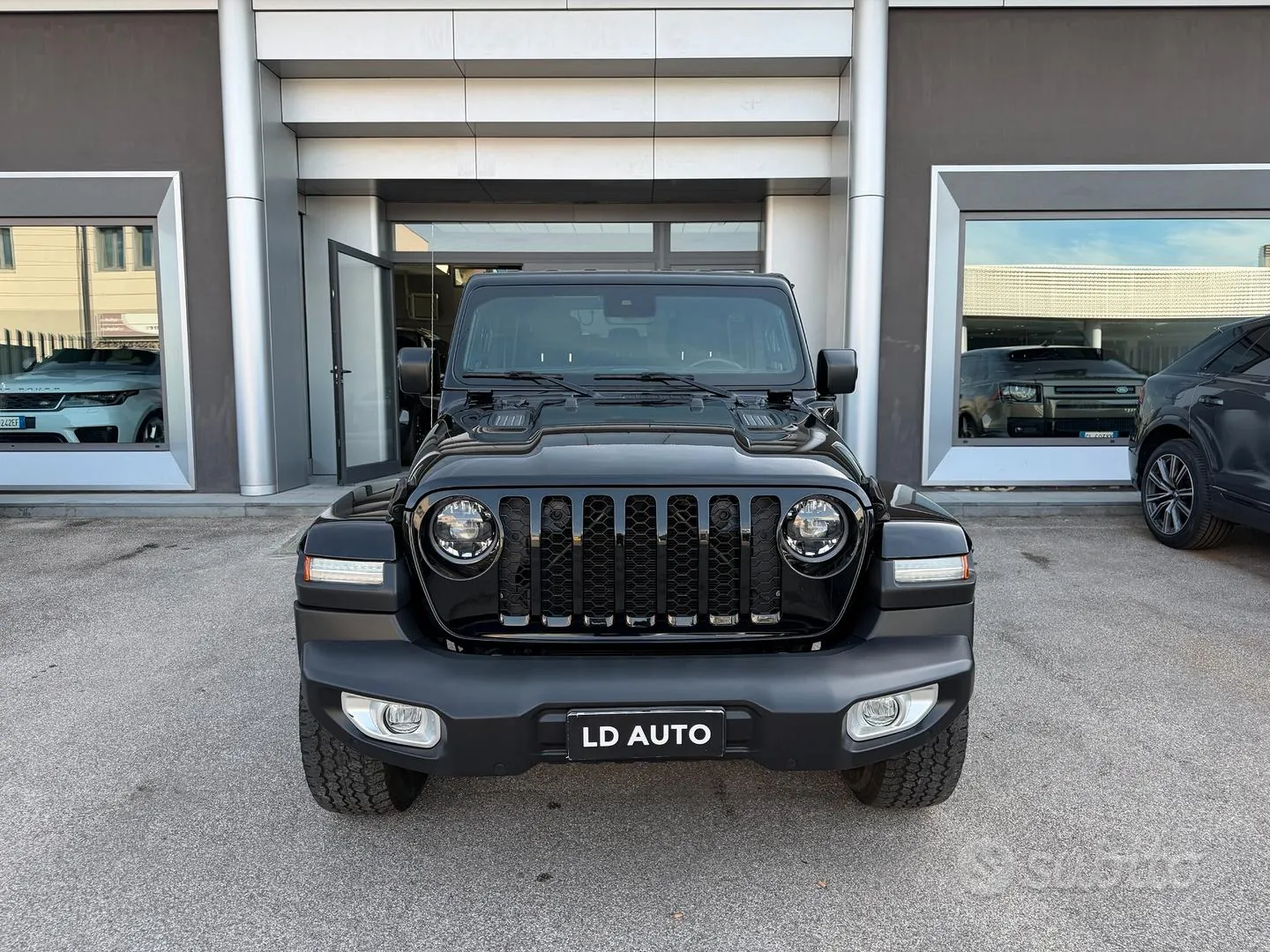 Jeep Wrangler Unlimited 2023 photo 2