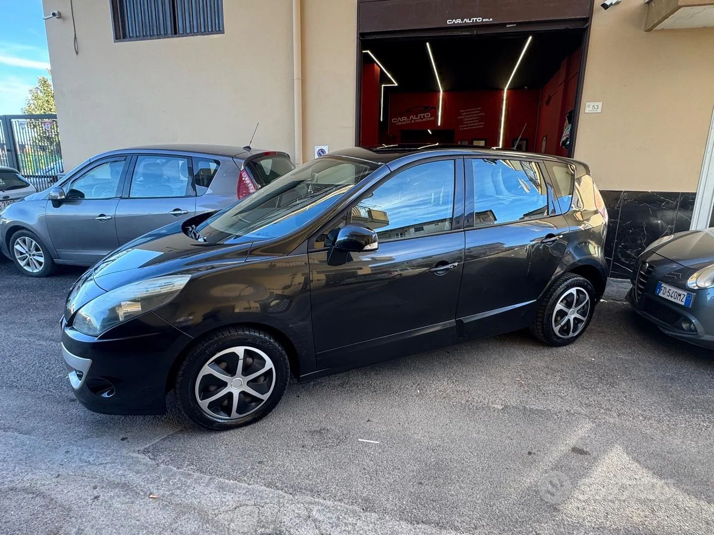 Renault Scenic 2010 photo 3