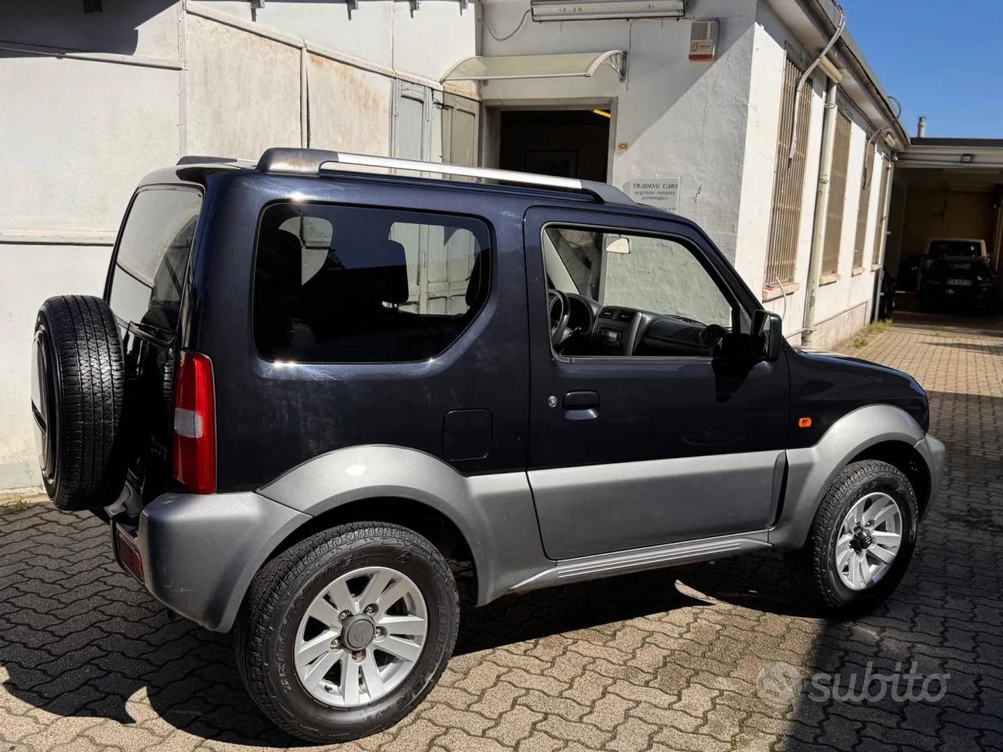 Suzuki Jimny 2011 photo 4