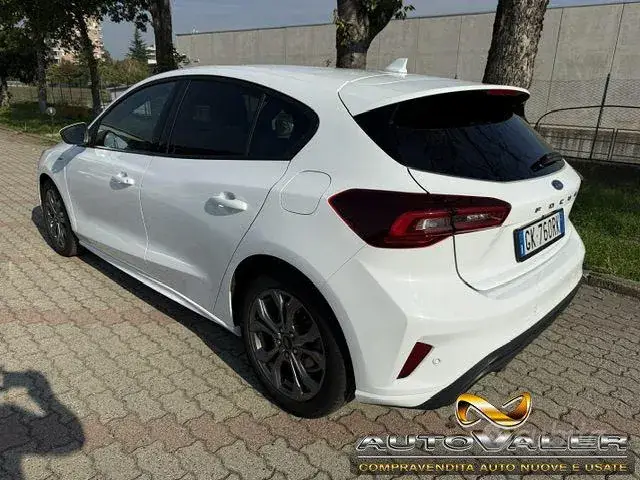 Ford Focus 2022 photo 3