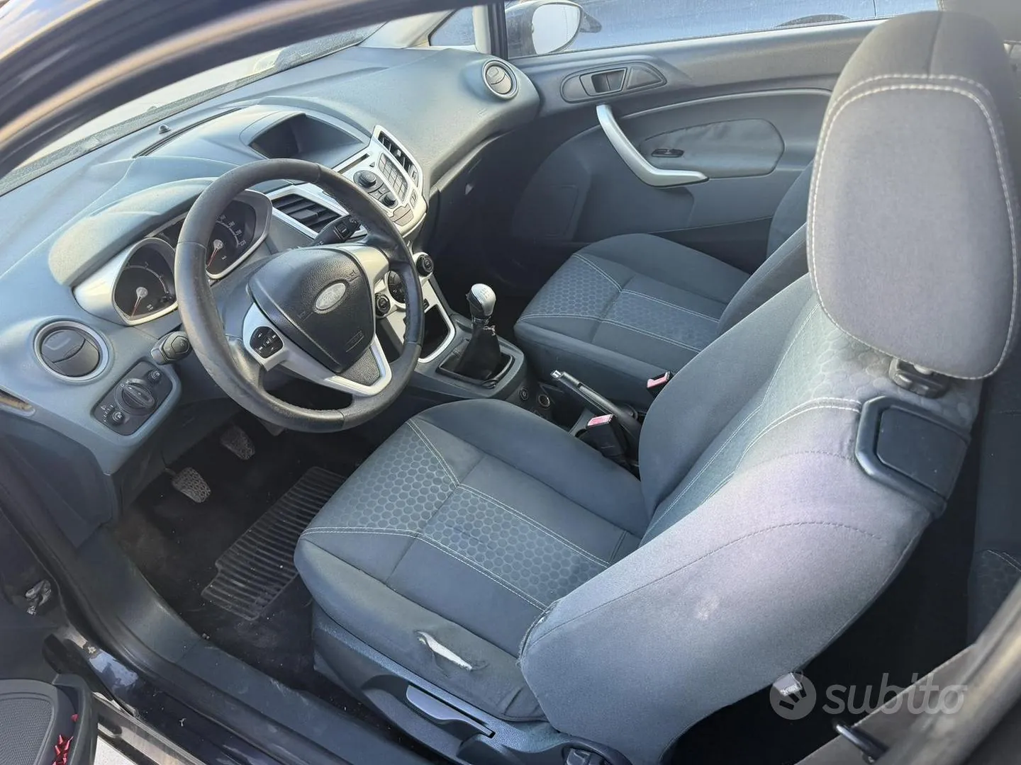 Ford Fiesta 2010 photo 4