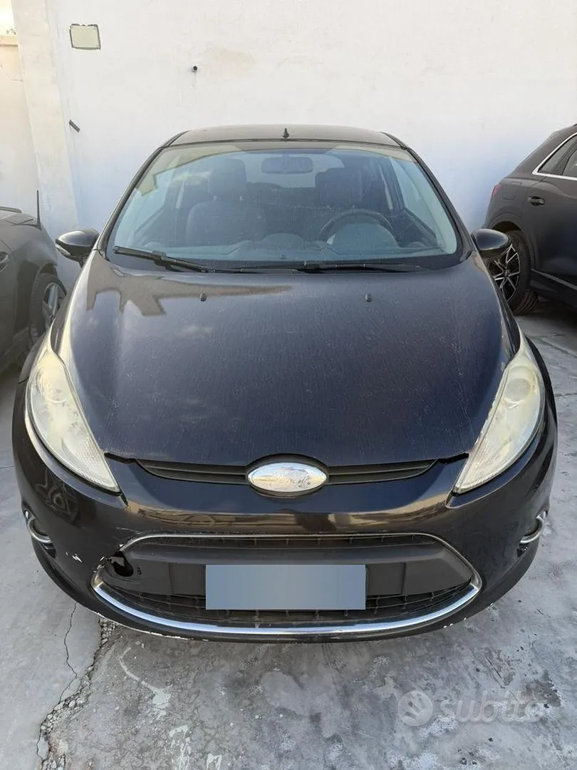 Ford Fiesta 2010 photo 2