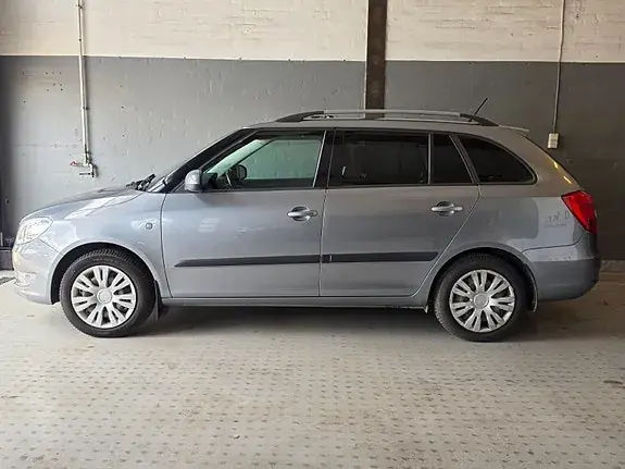 Skoda Fabia 2013 photo 2