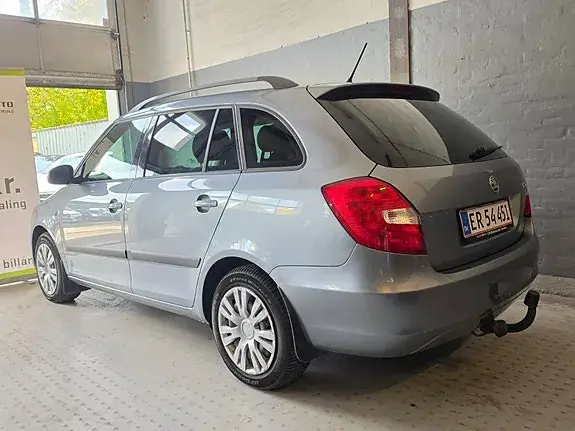 Skoda Fabia 2013 photo 4