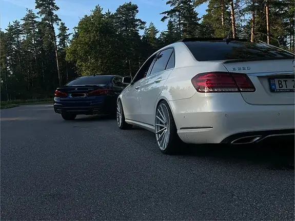 Mercedes-Benz E 220 D