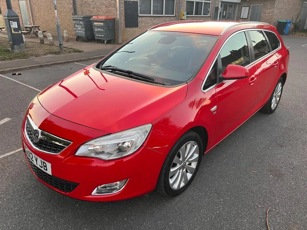 Vauxhall Astra 2012 photo 3