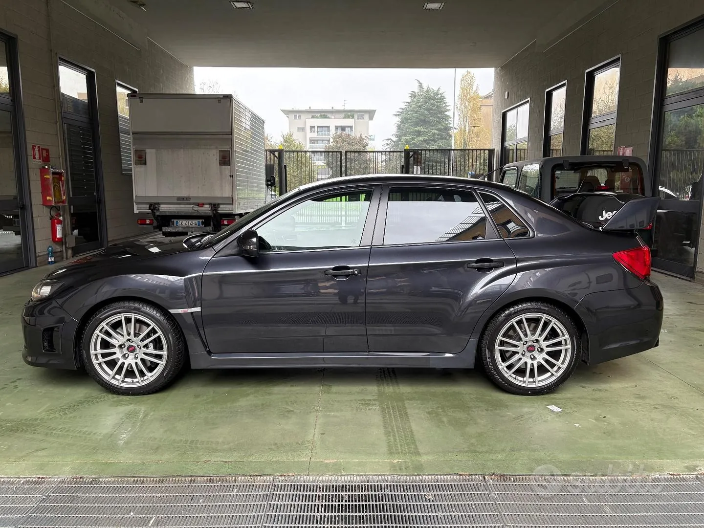 Subaru Wrx Sti 2013 photo 3