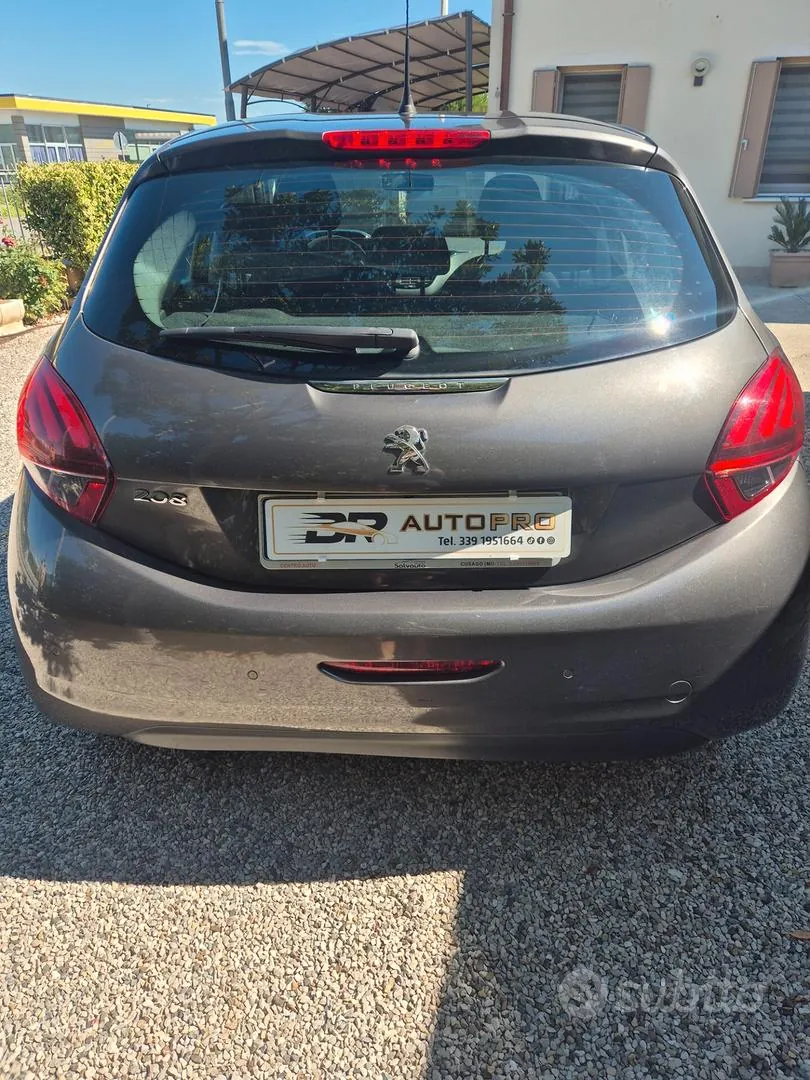Peugeot 208 2018 photo 4