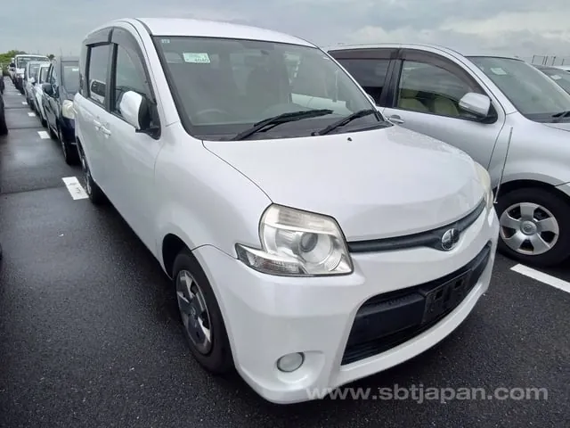 Toyota Sienta