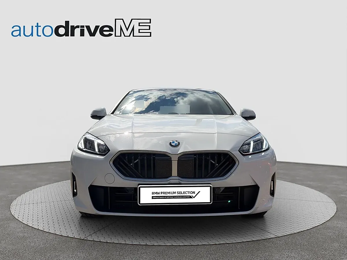BMW 1 Series 2026 photo 2