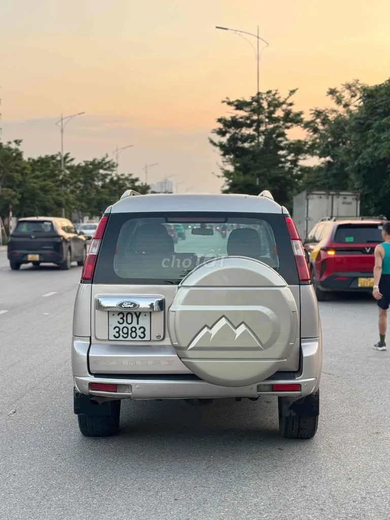 Ford Everest 2010 photo 4