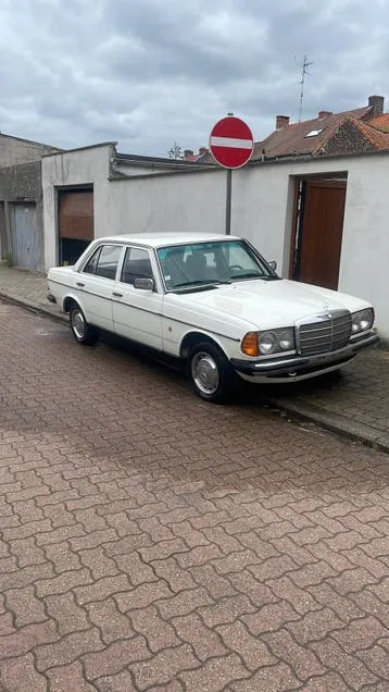 Mercedes-Benz 200 D