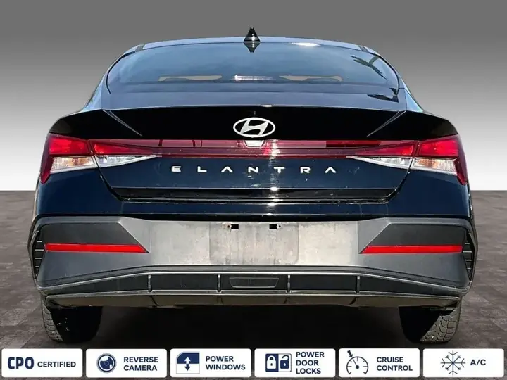 Hyundai Elantra 2025 photo 2