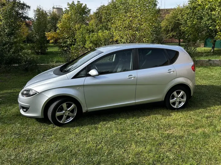 Seat Altea 2005 photo 2