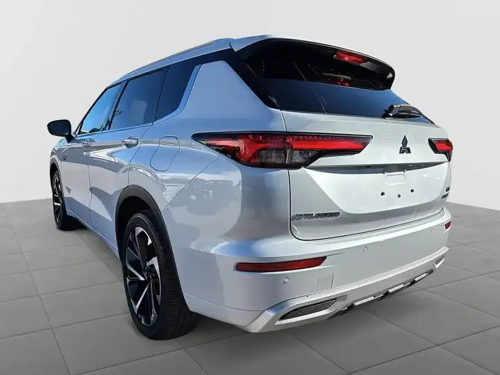 Mitsubishi Outlander 2025 photo 4