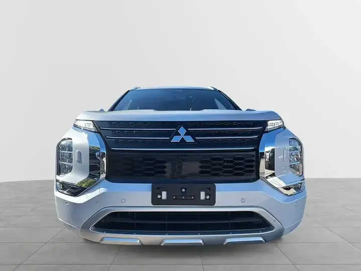 Mitsubishi Outlander 2025 photo 2