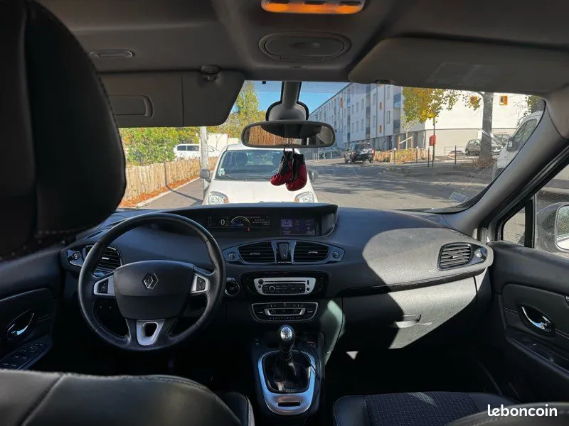 Renault Scenic 2012 photo 3