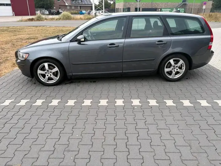 Volvo V50