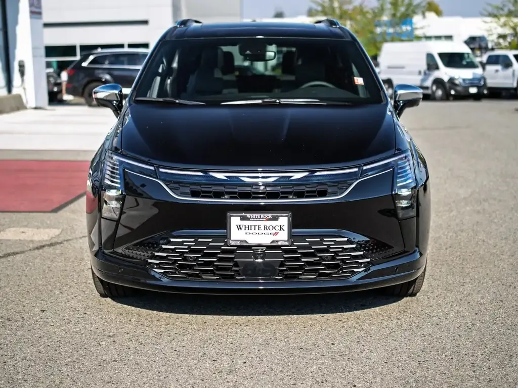 Chrysler Pacifica 2027 photo 2
