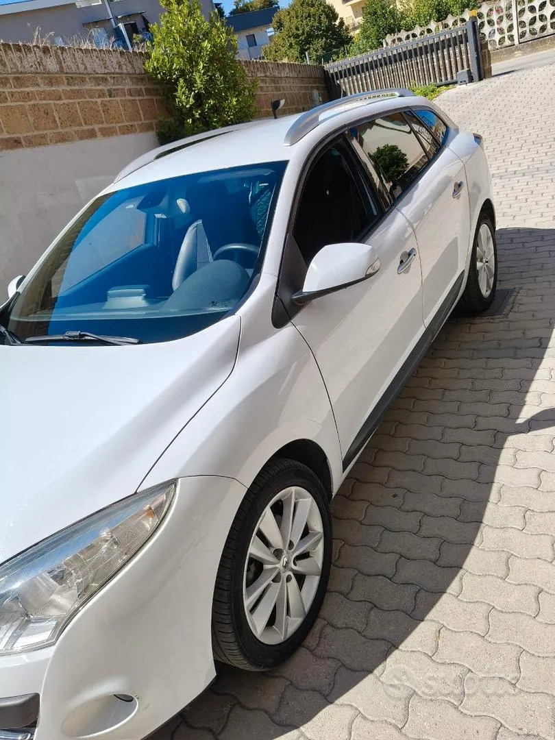 Renault Megane 2010 photo 3