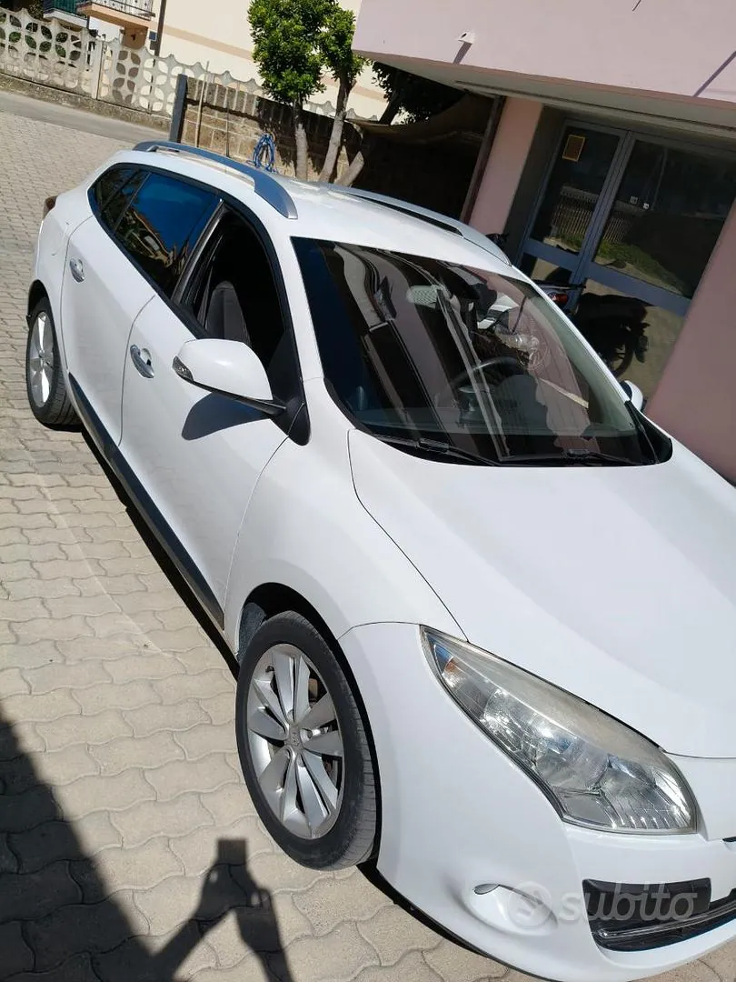 Renault Megane 2010 photo 2