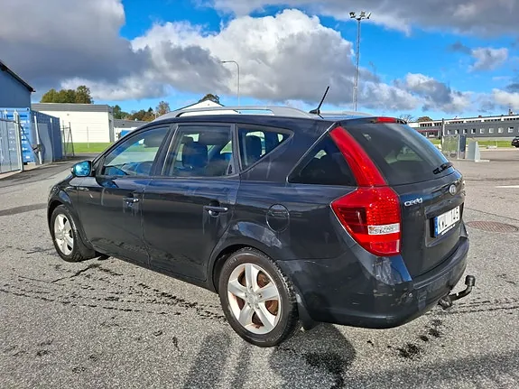 Kia Ceed 2010 photo 4