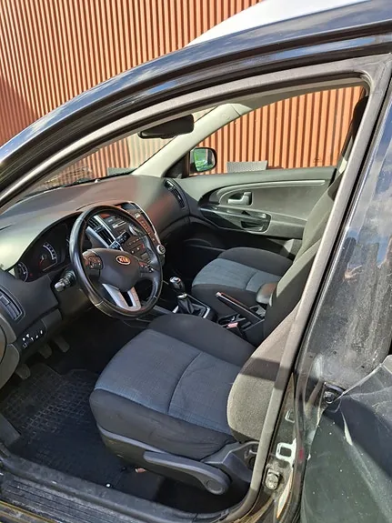 Kia Ceed 2010 photo 5