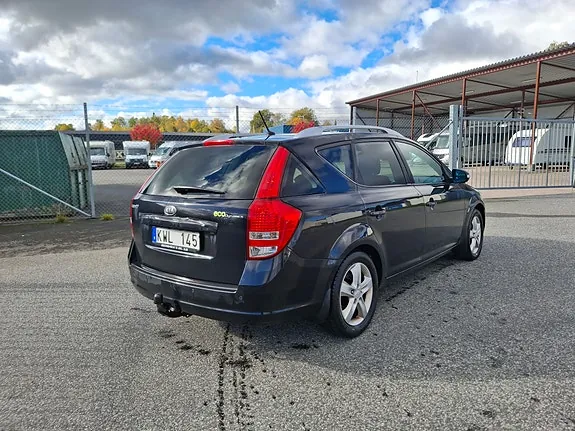 Kia Ceed 2010 photo 3