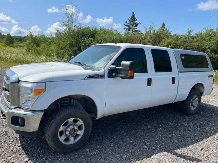 Ford F250 2012 photo 2