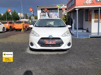 Toyota Aqua 2015 photo 3